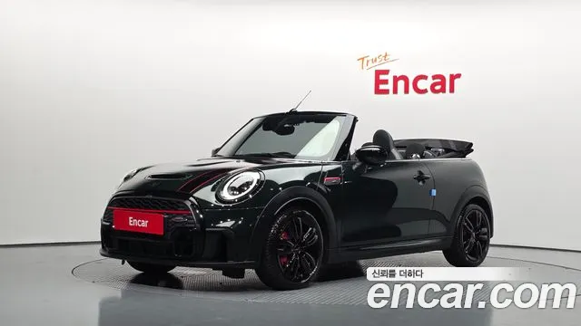 Mini Cooper Convertible 2024 — photo 1