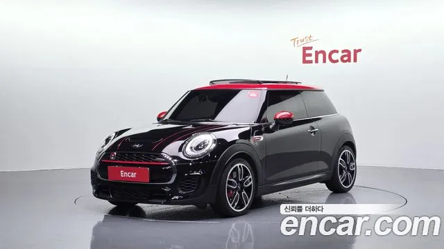 Mini Cooper 2017 — photo 1