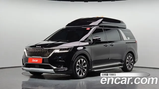 Kia Canival 2023 — photo 1