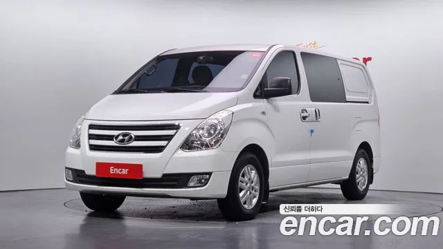 Hyundai Starex 2018 — photo 1
