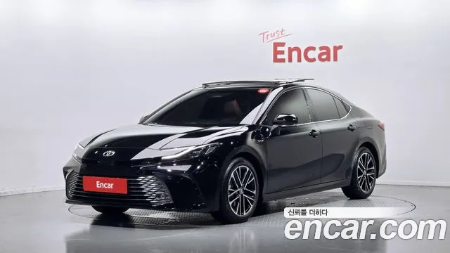 Toyota Camry 2025 — photo 1