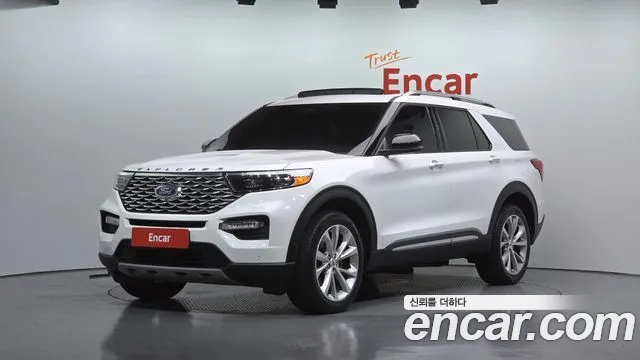 Ford Explorer 2022 — photo 1
