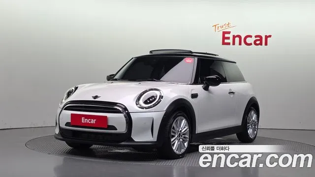 Mini Cooper 2023 — photo 1
