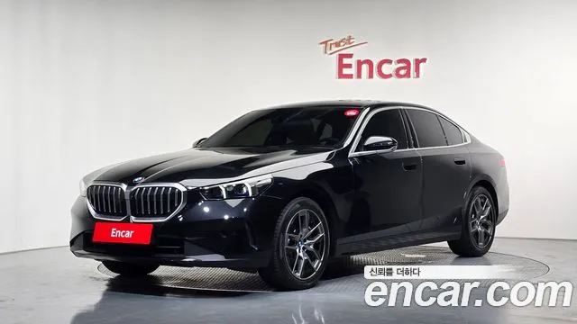 BMW 5-Series 2026 — photo 1