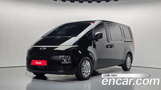 Hyundai Staria 2024 — photo 1
