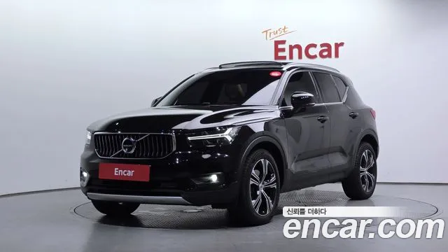 Volvo XC40 2021 — photo 1