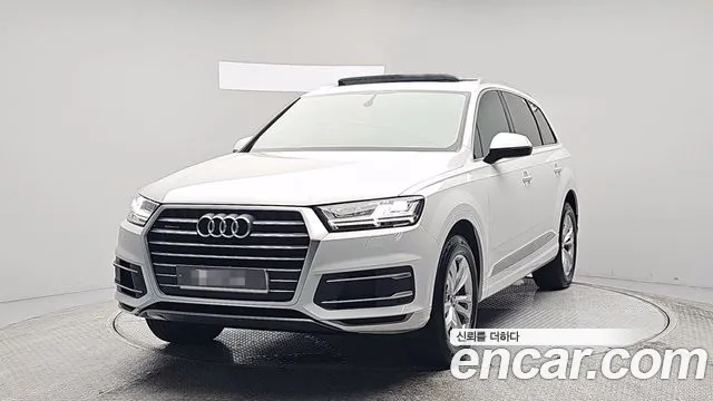 Audi Q7 2019 — photo 1