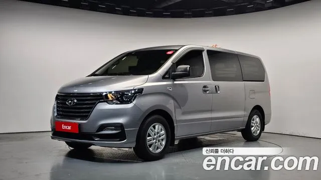 Hyundai Starex 2021 — photo 1