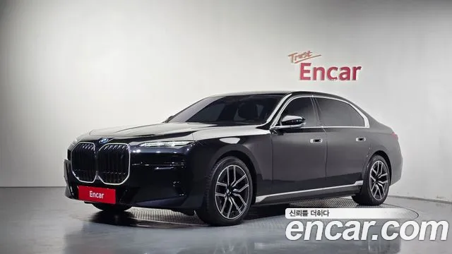 BMW i7 2026 — photo 1