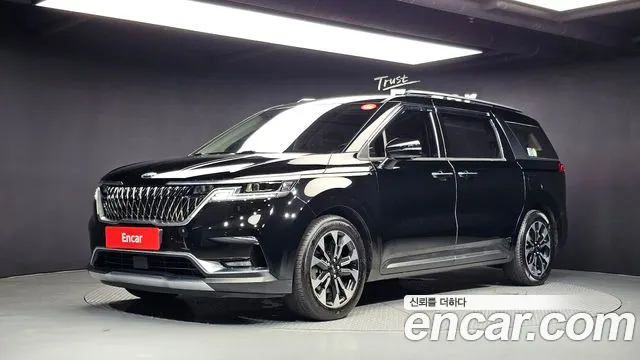 Kia Canival 2021 — photo 1