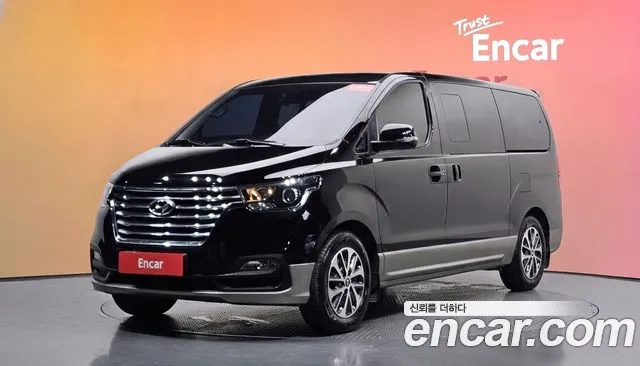 Hyundai Starex 2019 — photo 1