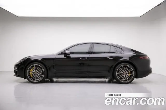 Porsche Panamera 2021 — photo 1