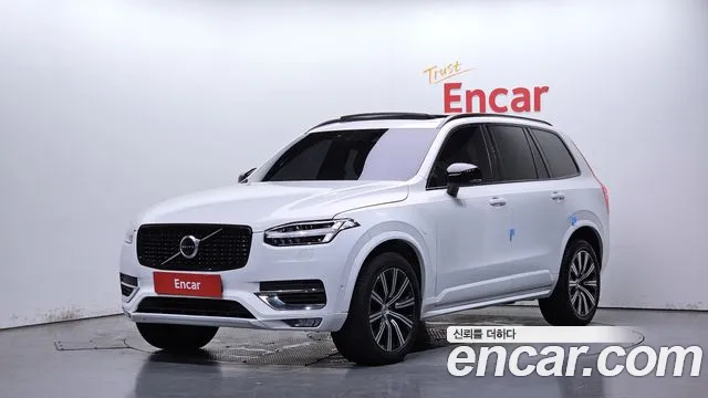 Volvo XC90 2021 — photo 1