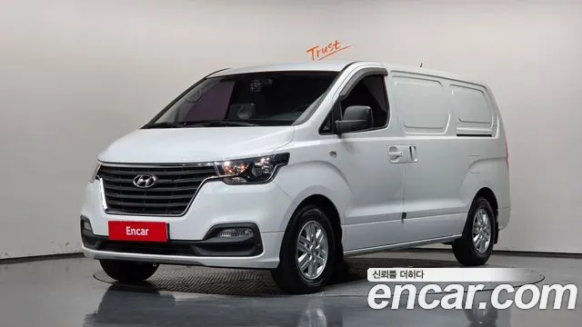 Hyundai Starex 2019 — photo 1