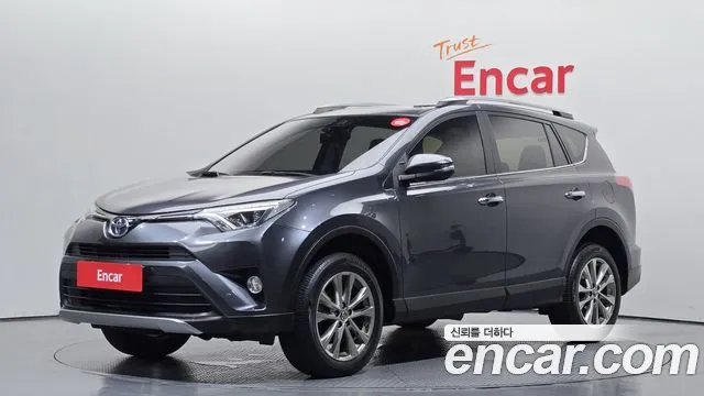Toyota RAV4 2018 — photo 1