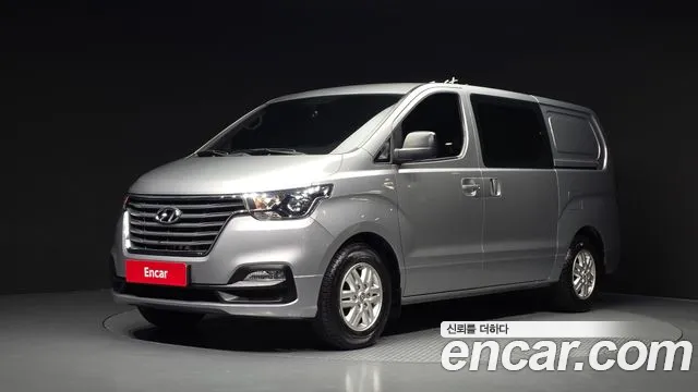 Hyundai Starex 2021 — photo 1