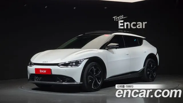 Kia EV6 2023 — photo 1