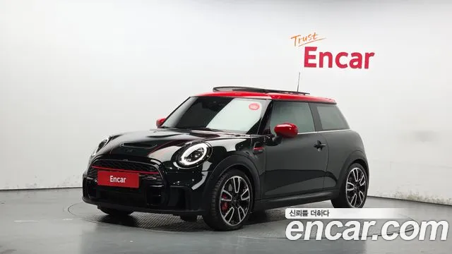 Mini Cooper 2023 — photo 1