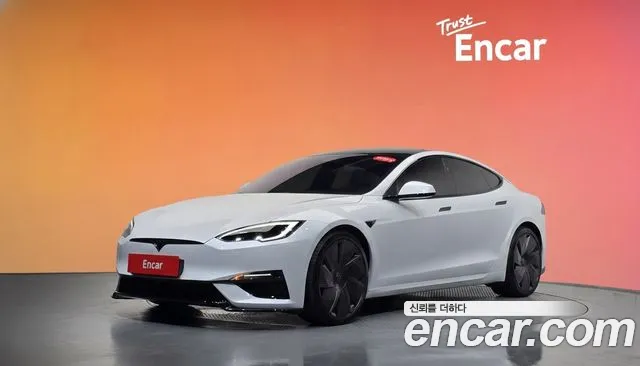 Tesla Model S 2026 — photo 1