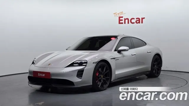 Porsche Taycan 2023 — photo 1