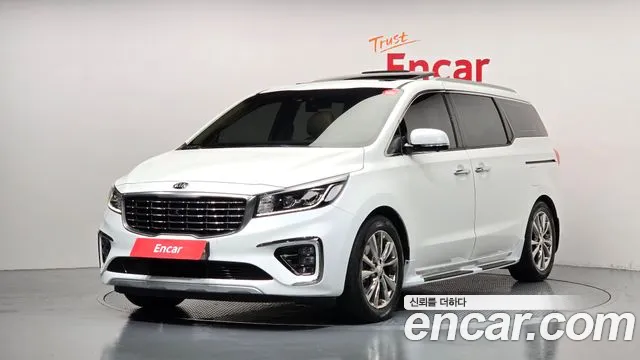 Kia Canival 2020 — photo 1