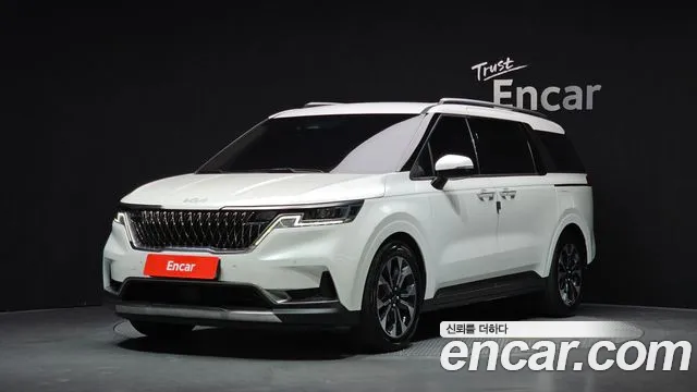 Kia Canival 2023 — photo 1