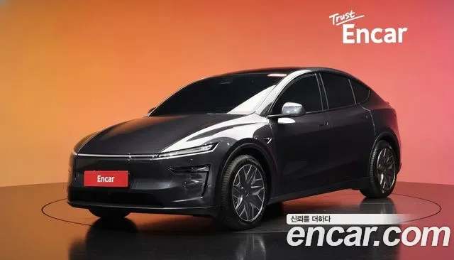 Tesla Model Y 2026 — photo 1