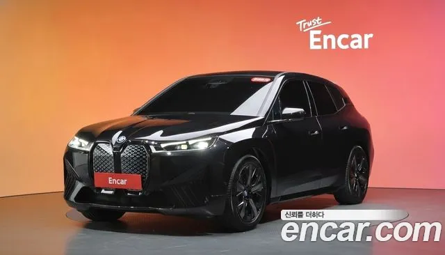 BMW iX 2023 — photo 1