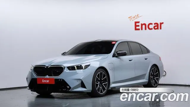 BMW M5 2026 — photo 1