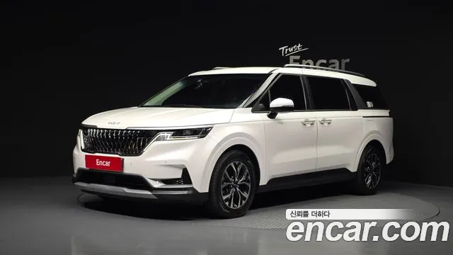 Kia Canival 2023 — photo 1