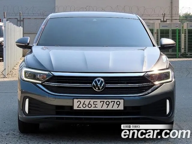 Volkswagen Jetta 2023 — photo 1