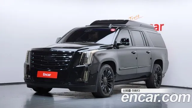 Cadillac Escalade 2018 — photo 1