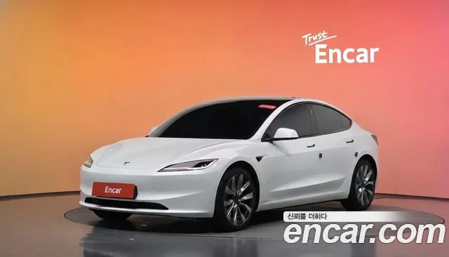 Tesla Model 3 2024 — photo 1