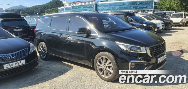 Kia Canival 2019 — photo 1