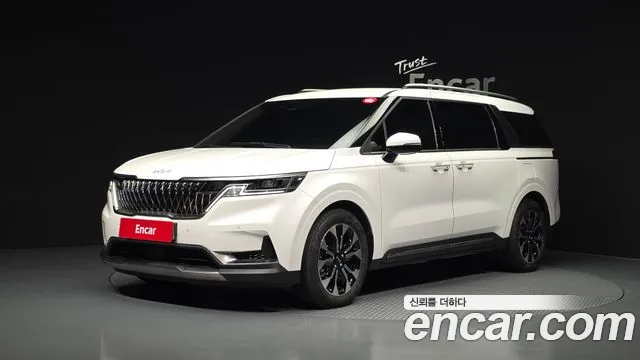 Kia Canival 2023 — photo 1