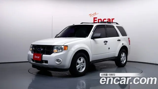 Ford Escape 2011 — photo 1