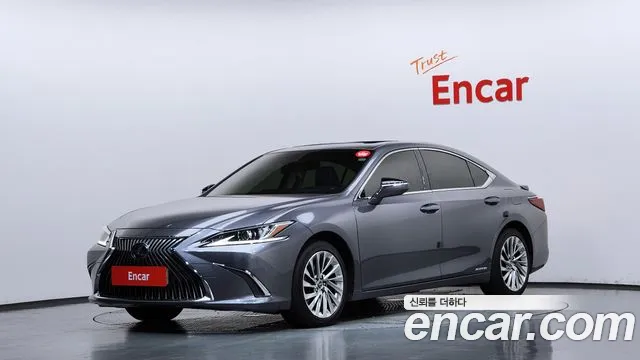 Lexus ES 2021 — photo 1