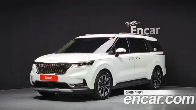 Kia Canival 2023 — photo 1