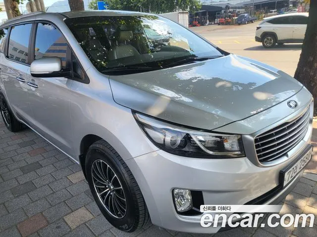 Kia Canival 2015 — photo 1