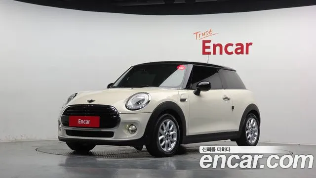 Mini Cooper 2018 — photo 1