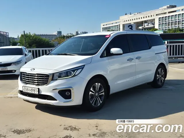 Kia Canival 2019 — photo 1