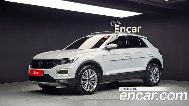 Volkswagen T-Roc 2021 — photo 1
