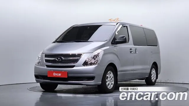 Hyundai Starex 2012 — photo 1