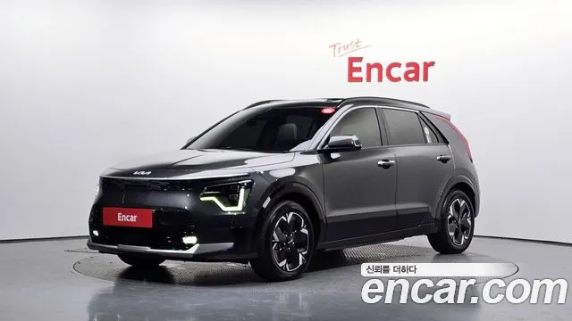 Kia Niro 2023 — photo 1