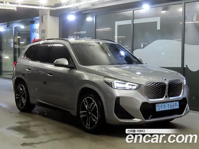 BMW iX1 2026 — photo 1