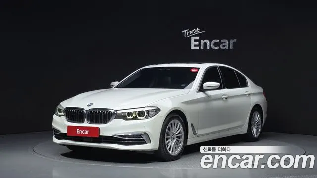 BMW 5-Series 2019 — photo 1