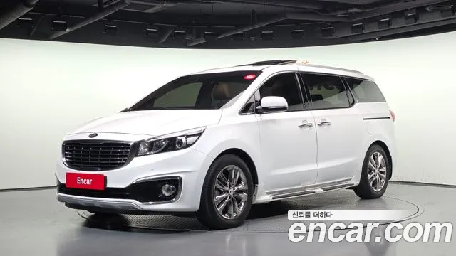 Kia Canival 2016 — photo 1