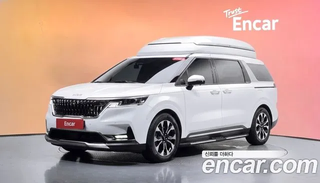Kia Canival 2023 — photo 1