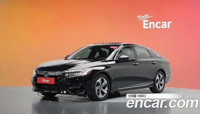 Honda Accord 2018 — photo 1
