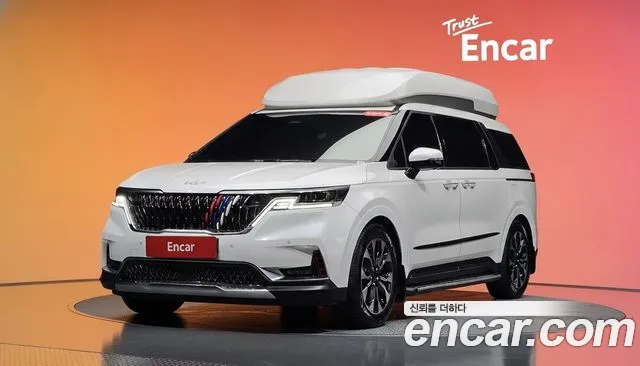 Kia Canival 2021 — photo 1